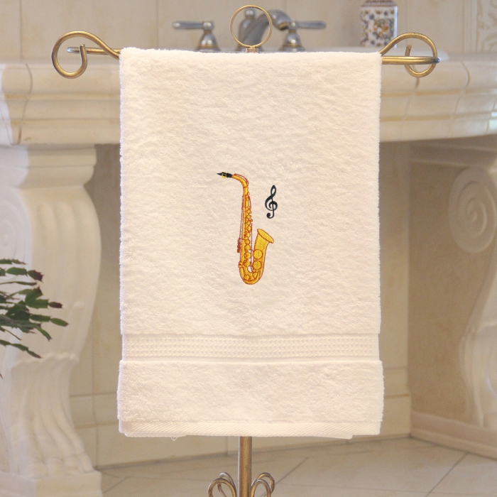 Saxophon - Handtuch, weiß in verschiedenen Größen mit Saxophon und Notenschlüssel bestickt