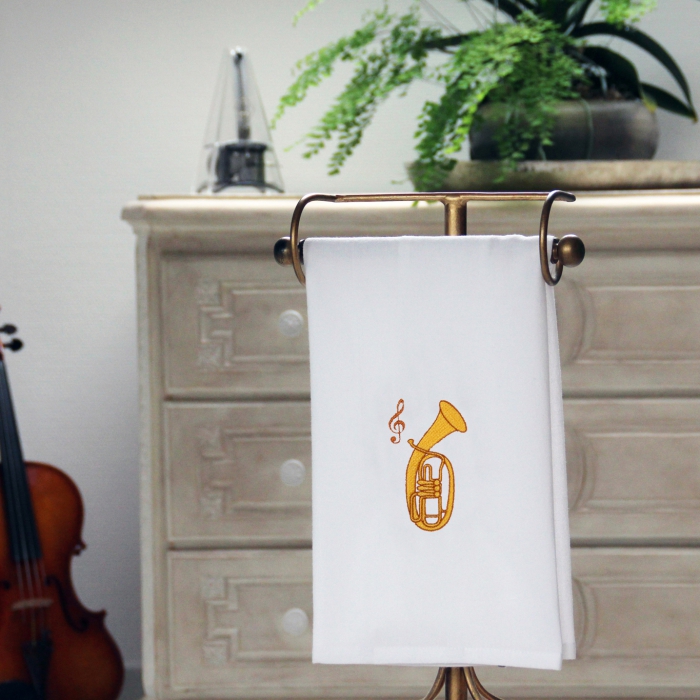 Geschirrtuch 50 x 70 cm, weiß mit Tenorhorn und Notenschlüssel bestickt