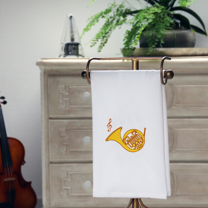 Geschirrtuch 50 x 70 cm, weiß mit Horn und Notenschlüssel bestickt