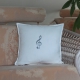 Kissenbezug 50 x 50 cm Ivory, mit silbernem Violinschlüssel bestickt