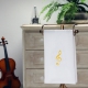 Geschirrtuch 50 x 70 cm, weiß mit Violinschlüssel bestickt