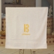 Personalisierte weiße Handtücher, mit Altschlüssel bestickt