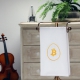 Geschirrtuch 50 x 70 cm, weiß mit Bitcoin Osterei bestickt