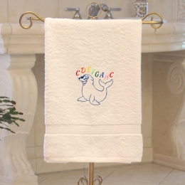 Robbe - Kinderhandtuch, weiß in verschiedenen Größen mit einer Robbe und einer Tonleiter bestickt