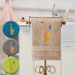 Saxophon - Handtuch, farbig in verschiedenen Größen mit Saxophon und Notenschlüssel bestickt