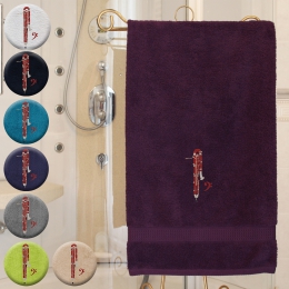 Kontrafagott - Handtuch farbig, in verschiedenen Größen mit einem Kontrafagott und Notenschlüssel bestickt