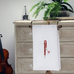 Geschirrtuch 50 x 70 cm, weiß mit einem Kontrafagott und Notenschlüssel bestickt