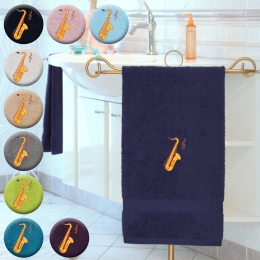 Tenorsaxophon - Handtuch, farbig in verschiedenen Größen, mit Tenorsaxophon und Notenschlüssel bestickt